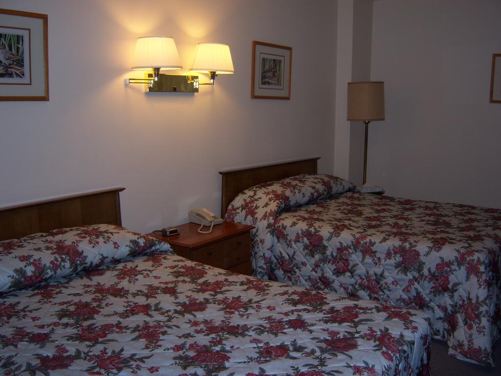 Travelers Inn Motel Eagle River Cameră foto